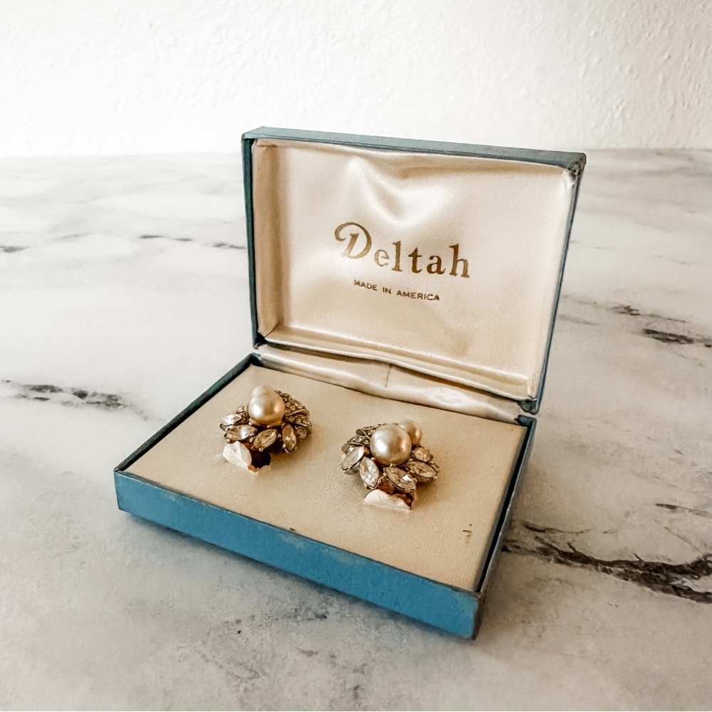 Deltah Vintage 1950s Costume Pearl & Stones Silver Clip on Earrings